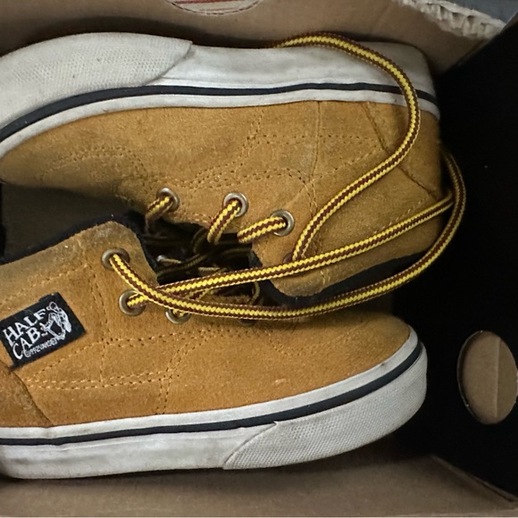 Half Cab Suede Sneakers Infant/Toddler Sz 7 - Picture 1 of 2